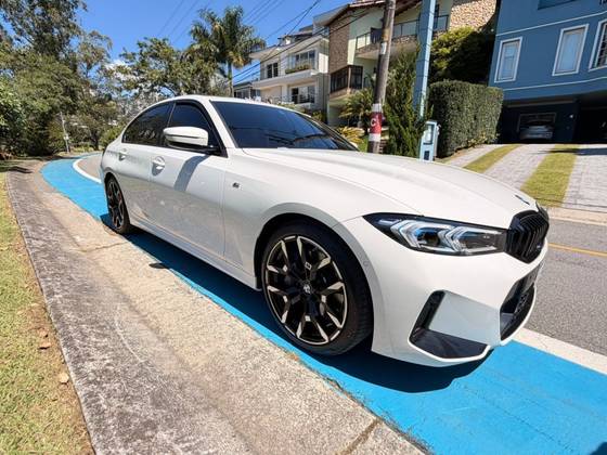 BMW 320i 2.0 16V TURBO FLEX M SPORT AUTOMÁTICO BMW 320i 2.0 16V TURBO FLEX M SPORT AUTOMÁTICO